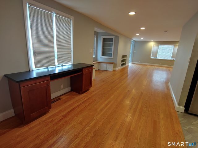 800 East Broadway, Milford, CT 06460