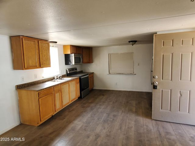 3030 W TOLLAN Drive, Eloy, AZ 85131