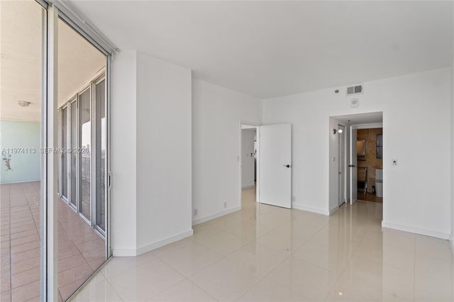 7601 E Treasure Dr. PH 216, North Bay Village, FL 33141