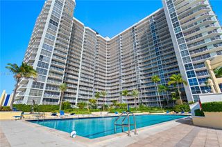 7601 E Treasure Dr. PH 216, North Bay Village, FL 33141