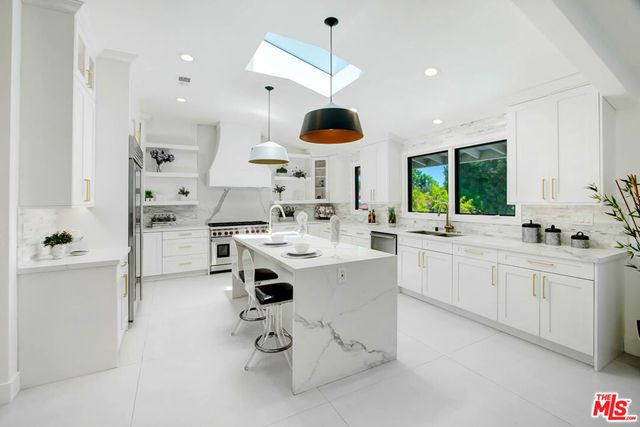 4166 Crisp Canyon Road, Sherman Oaks, CA 91403