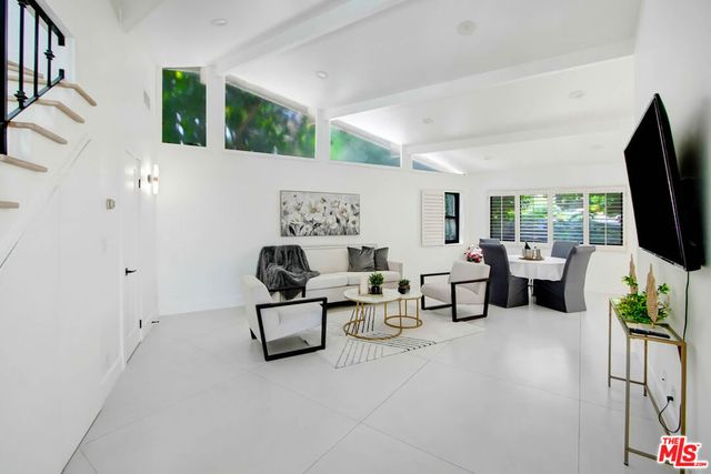 4166 Crisp Canyon Road, Sherman Oaks, CA 91403