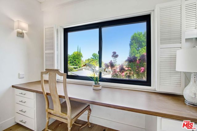 4166 Crisp Canyon Road, Sherman Oaks, CA 91403