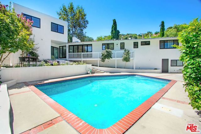 4166 Crisp Canyon Road, Sherman Oaks, CA 91403