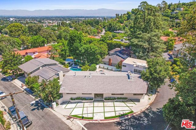 4166 Crisp Canyon Road, Sherman Oaks, CA 91403
