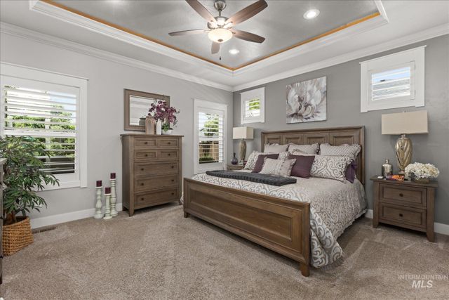 5963 N Eynsford Ave, Meridian, ID 83646