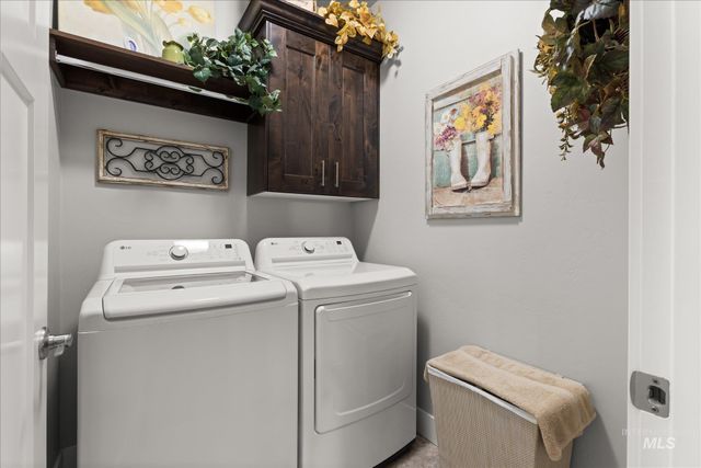 5963 N Eynsford Ave, Meridian, ID 83646