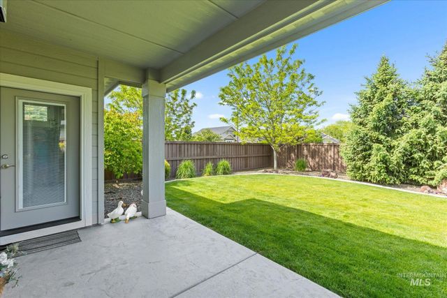 5963 N Eynsford Ave, Meridian, ID 83646