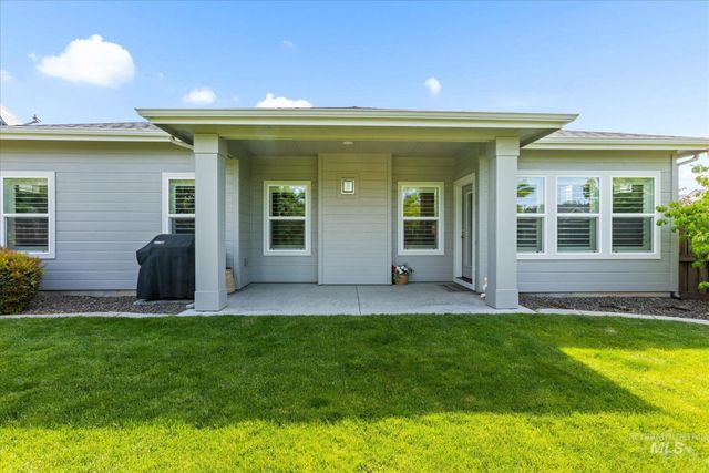 5963 N Eynsford Ave, Meridian, ID 83646