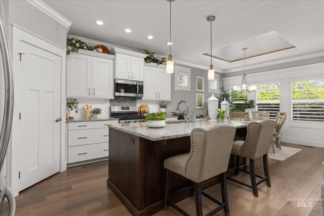 5963 N Eynsford Ave, Meridian, ID 83646