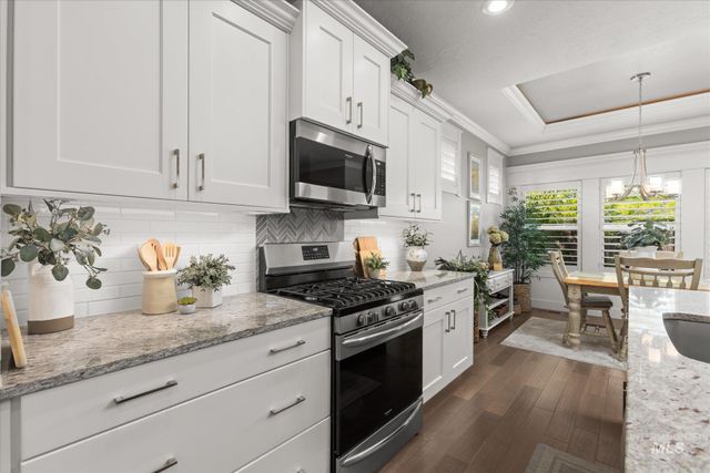 5963 N Eynsford Ave, Meridian, ID 83646
