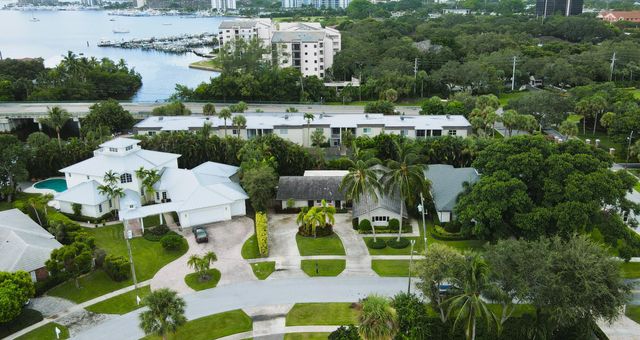 1568 Point Way, North Palm Beach, FL 33408