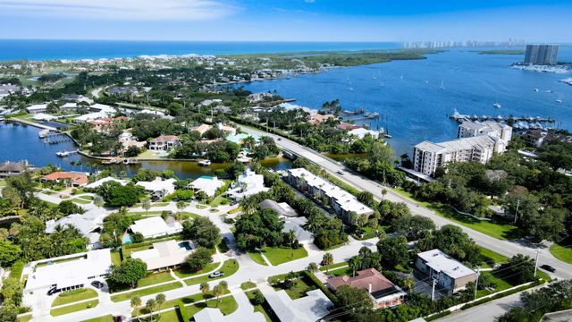 1568 Point Way, North Palm Beach, FL 33408