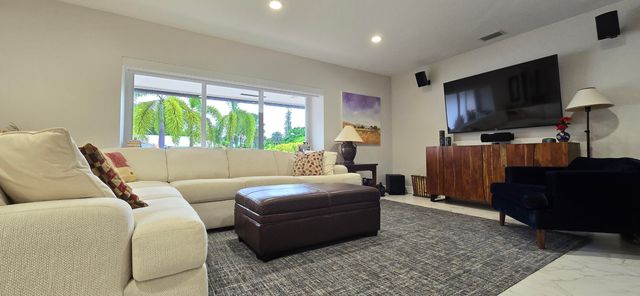 1568 Point Way, North Palm Beach, FL 33408