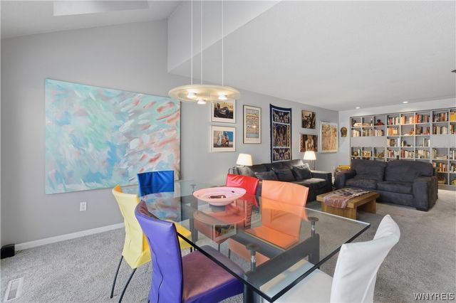 193 Breezewood Common, Amherst, NY 14051