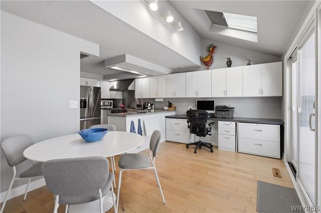 193 Breezewood Common, Amherst, NY 14051