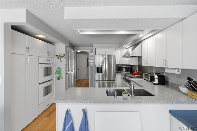 193 Breezewood Common, Amherst, NY 14051