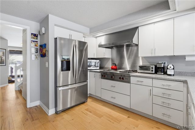 193 Breezewood Common, Amherst, NY 14051