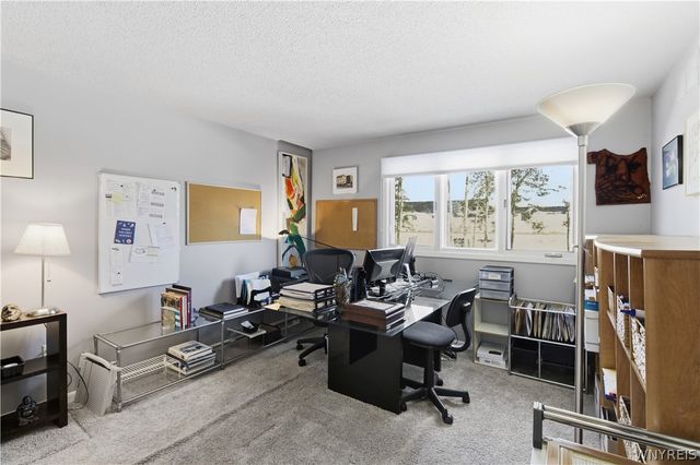 193 Breezewood Common, Amherst, NY 14051