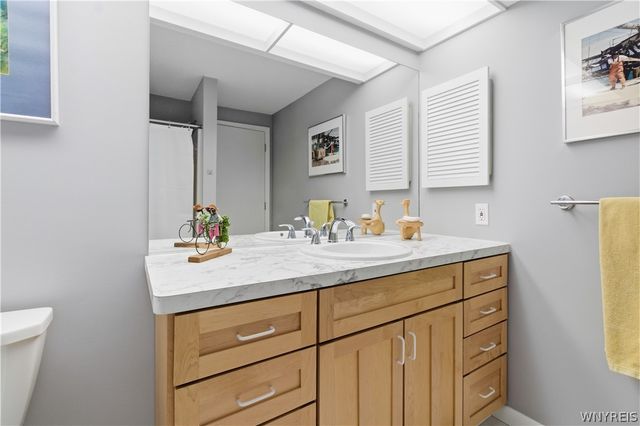 193 Breezewood Common, Amherst, NY 14051