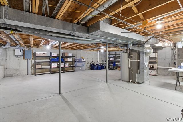 193 Breezewood Common, Amherst, NY 14051