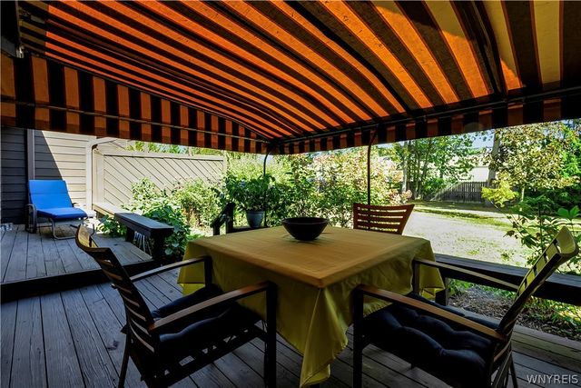 193 Breezewood Common, Amherst, NY 14051