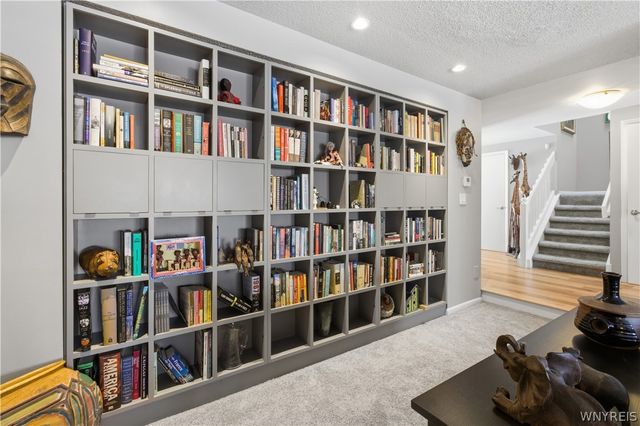 193 Breezewood Common, Amherst, NY 14051