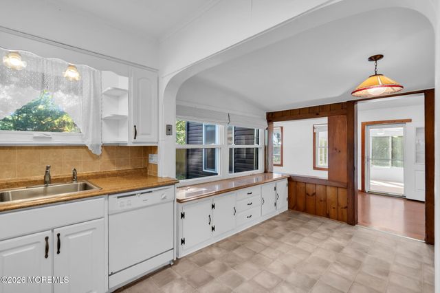 121 Linden Avenue, Pine Beach, NJ 08741