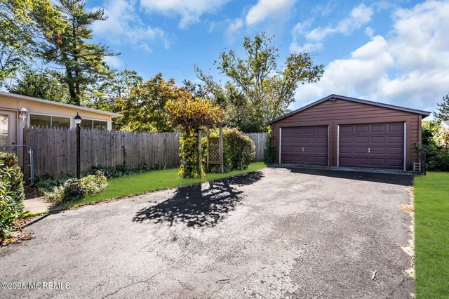 121 Linden Avenue, Pine Beach, NJ 08741
