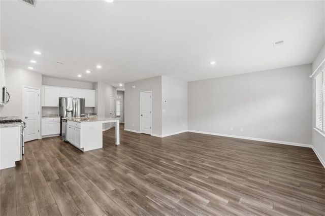 2079 Lanier Harbor Pointe, Buford, GA 30518