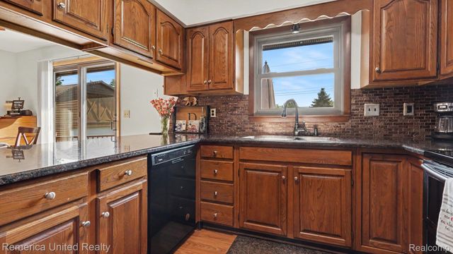 339 S Collins Street, Fowlerville Village, MI 48836