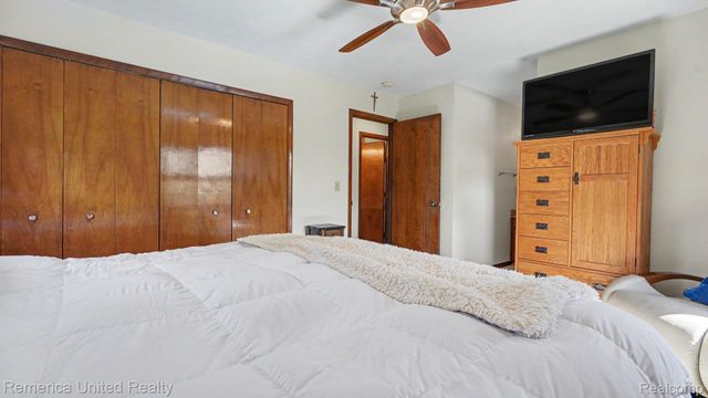 339 S Collins Street, Fowlerville Village, MI 48836