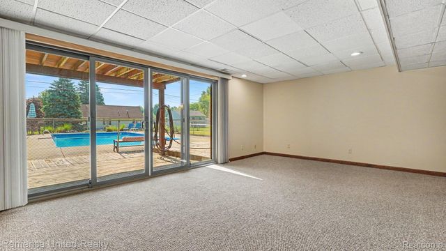 339 S Collins Street, Fowlerville Village, MI 48836