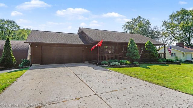 339 S Collins Street, Fowlerville Village, MI 48836
