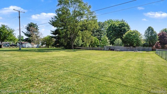 339 S Collins Street, Fowlerville Village, MI 48836