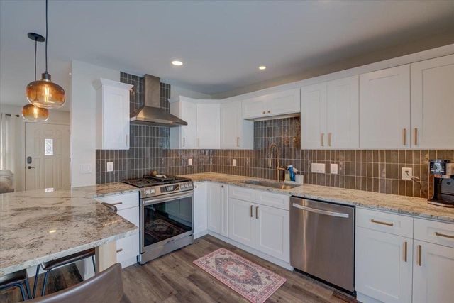 518 2nd Avenue, New Glarus, WI 53574