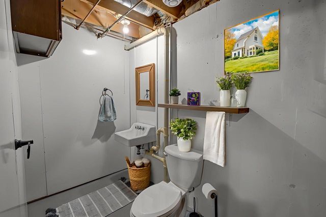 518 2nd Avenue, New Glarus, WI 53574