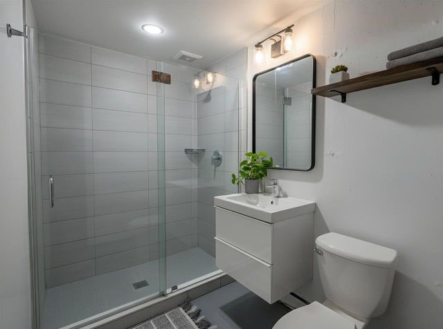 518 2nd Avenue, New Glarus, WI 53574