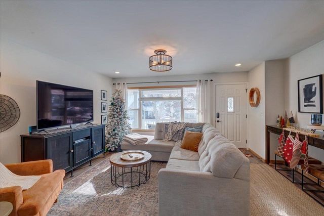 518 2nd Avenue, New Glarus, WI 53574