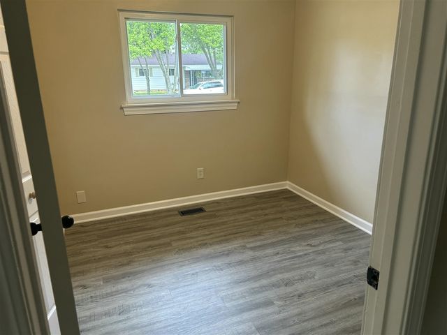 1042 Red Leaf Lane, Ypsilanti, MI 48198