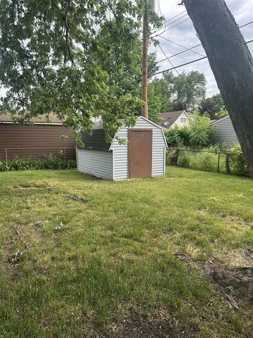 1042 Red Leaf Lane, Ypsilanti, MI 48198