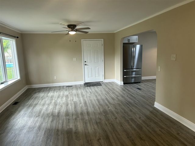 1042 Red Leaf Lane, Ypsilanti, MI 48198