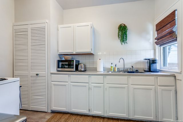 277 Post Ave, San Antonio, TX 78215