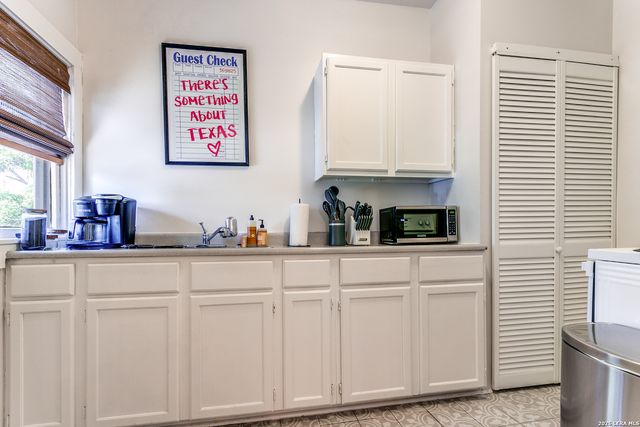 277 Post Ave, San Antonio, TX 78215