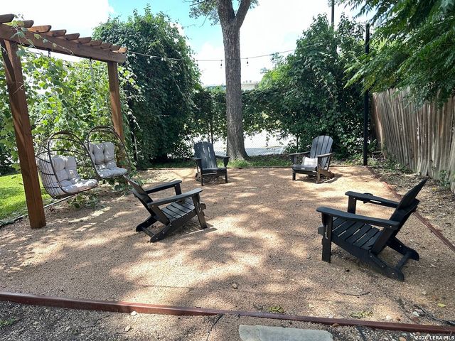 277 Post Ave, San Antonio, TX 78215