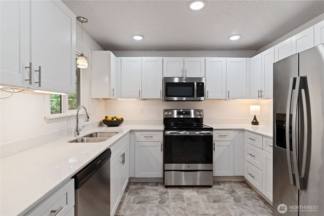 124 Tule Lake Road E, Tacoma, WA 98445