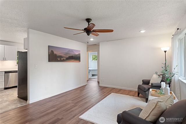 124 Tule Lake Road E, Tacoma, WA 98445
