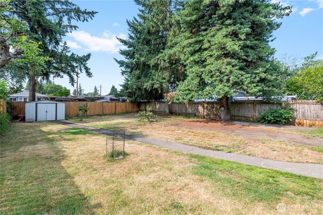 124 Tule Lake Road E, Tacoma, WA 98445