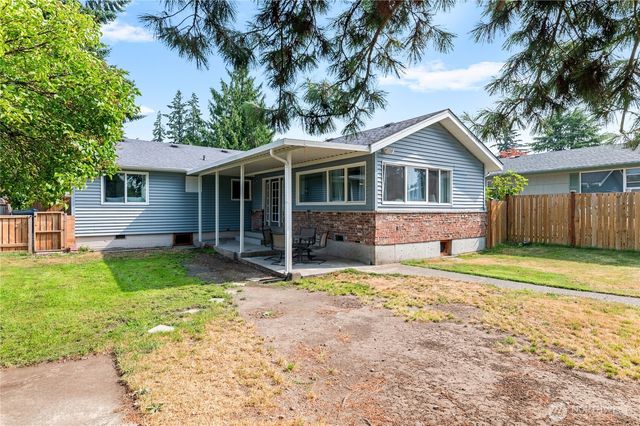 124 Tule Lake Road E, Tacoma, WA 98445