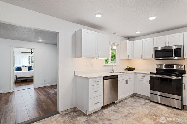 124 Tule Lake Road E, Tacoma, WA 98445